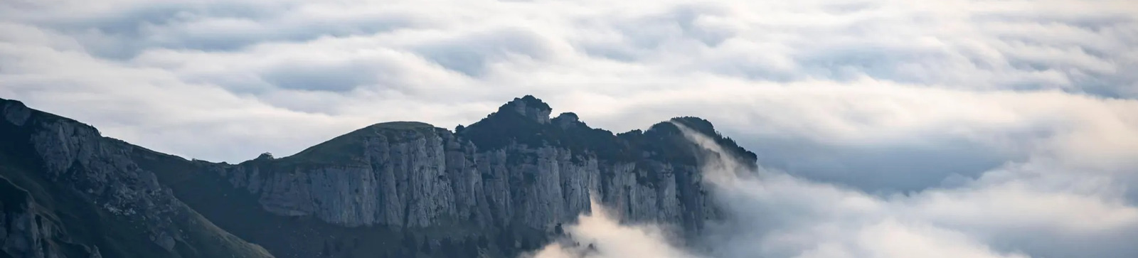 Säntis in Wolken Sa en tis